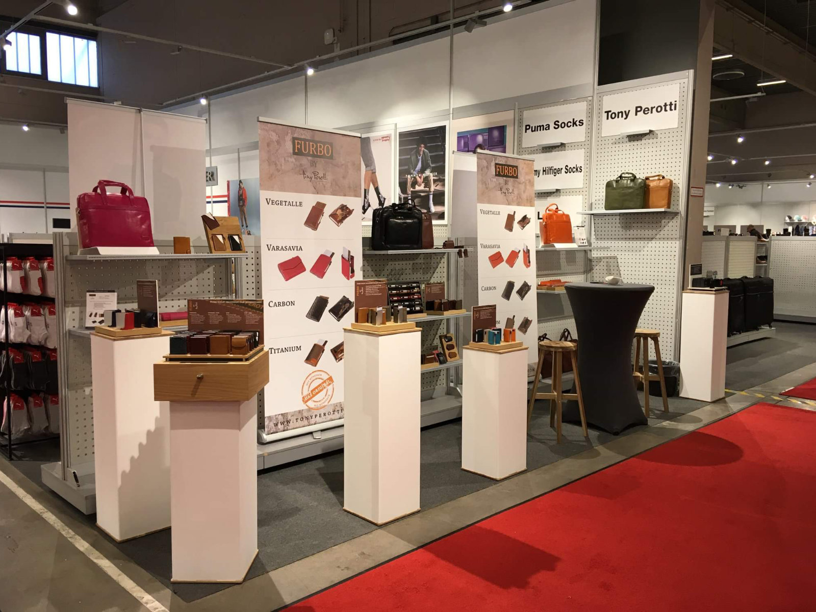 Säule für Produkt-Präsentationen und Ausstellungsstücke  100 cm | Blox Presenter 404060